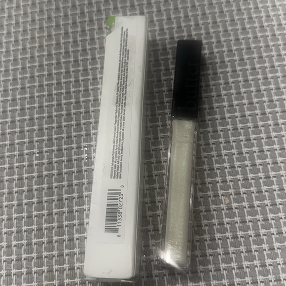 butter LONDON Pantone Plush Rush Lipgloss, Sparkling Green - Picture 3 of 5